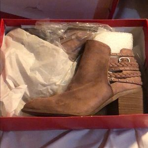 Carlos Santana ankle booties color dusty mauve